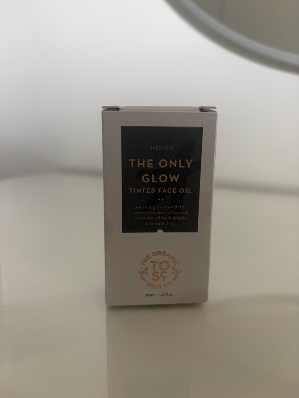NWT 
The only glow tinted face oil in medium